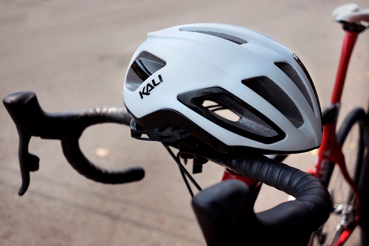 KALI Uno Bicycle Helmet - Matte White/Black - S/M 0240921136