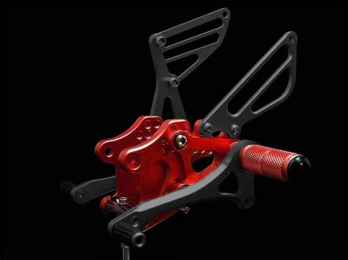 Suzuki GSXR 600/750 Rearsets Red